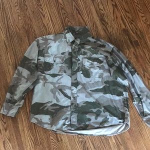 Cabelas outfitter camo button up